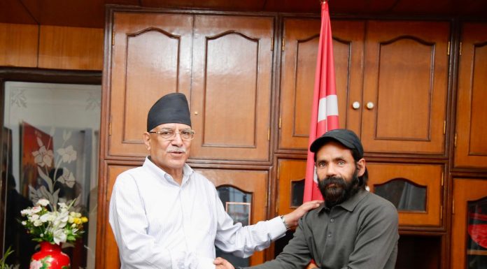 कर्णालीको समृद्धिका लागि नवराज बोहोराको पैदल यात्रा, प्रचण्डले दिए समर्थन