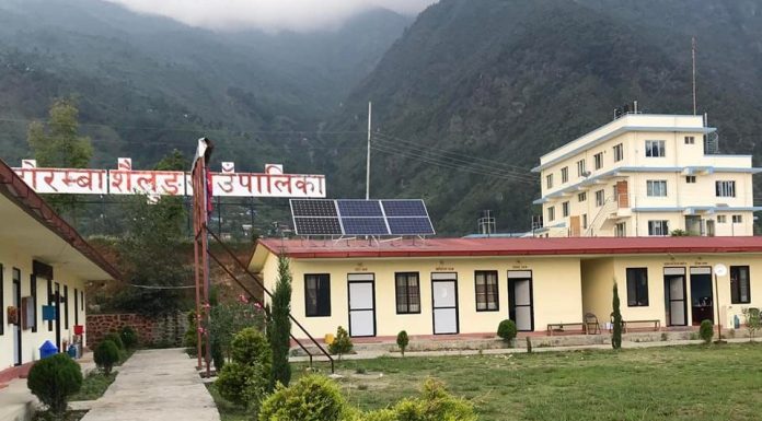 दोरम्बा शैलुङको टोकरपुरमा पहिरोले गाई–बाच्छा पुर्यो, पाँच घर जोखिममा